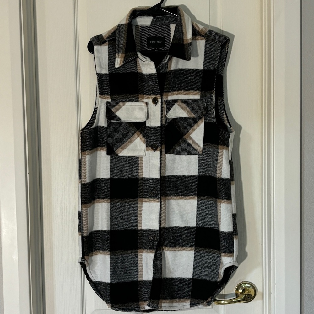Love Tree Sleeveless Plaid Shacket Vest Black White Tan – Women’s Medium